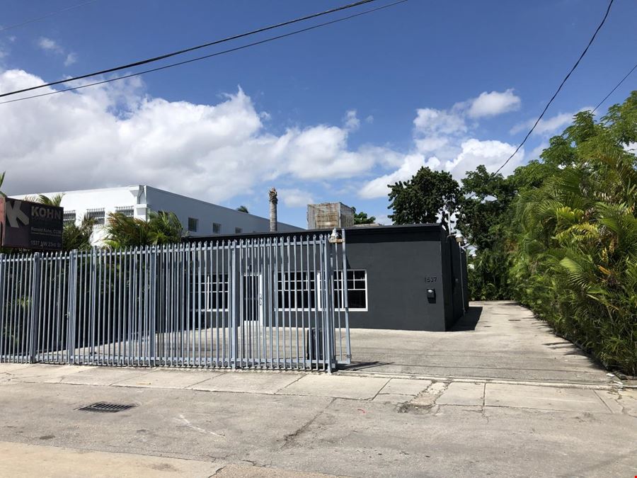 1537 NW 23 ST