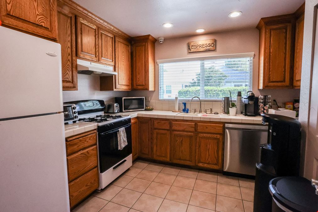 303 N Glendora Ave