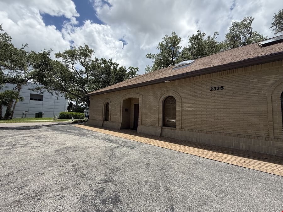 2325 S Tamiami Trl