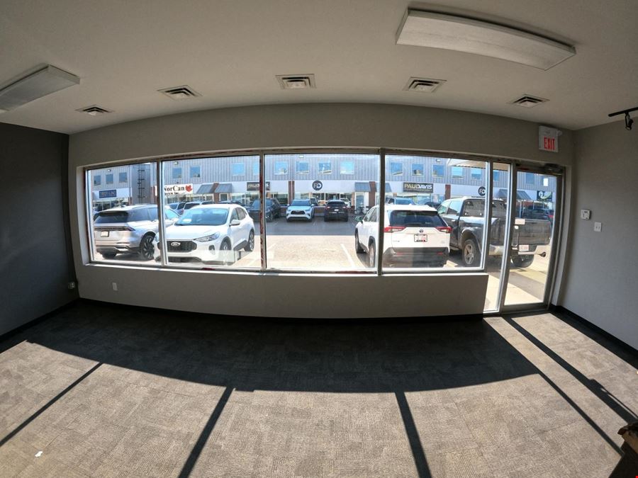 Units 3C - 6C, 380 MacKenzie Boulevard