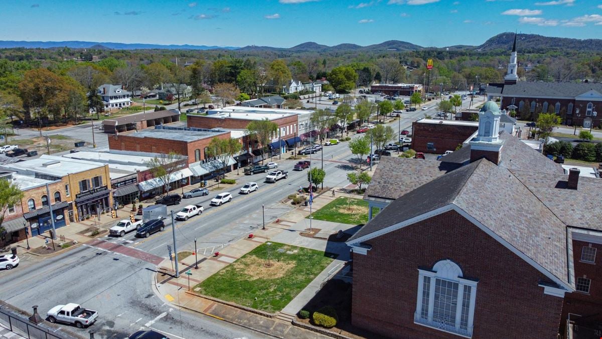 1 Story, 5,100 SQ FT Retail Opportunity- Downtown Pickens