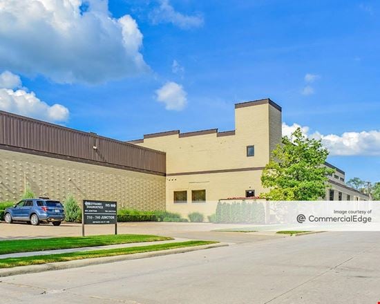 Preview of Industrial space for Rent at 800 Junction Street