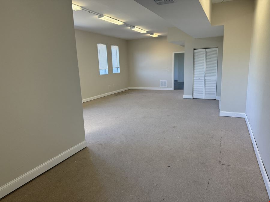 8900 Gladiolus Dr., Suite 202