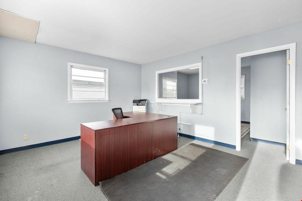 Rt 17 Yard Space