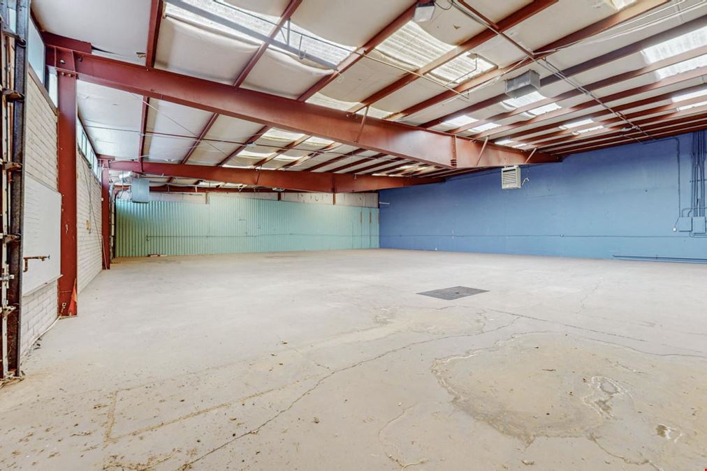 Academy Pkwy Warehouse with 0.44 acres of Gated and Paved Yard