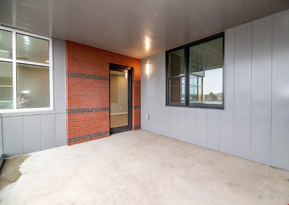 333 W Depot Ave