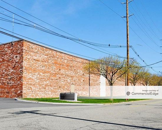 Preview of Industrial space for Rent at 904 Murray Road