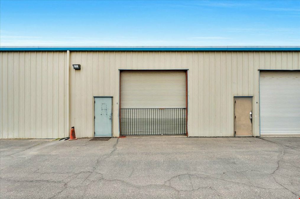 Clean Office/Warehouse Space w/ Rollup Doors