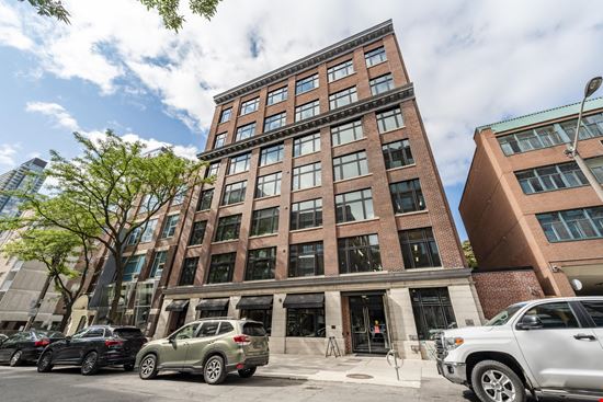 180 Queen St. W., 180 Queen St W, Toronto, Ontario,, Office, For Lease