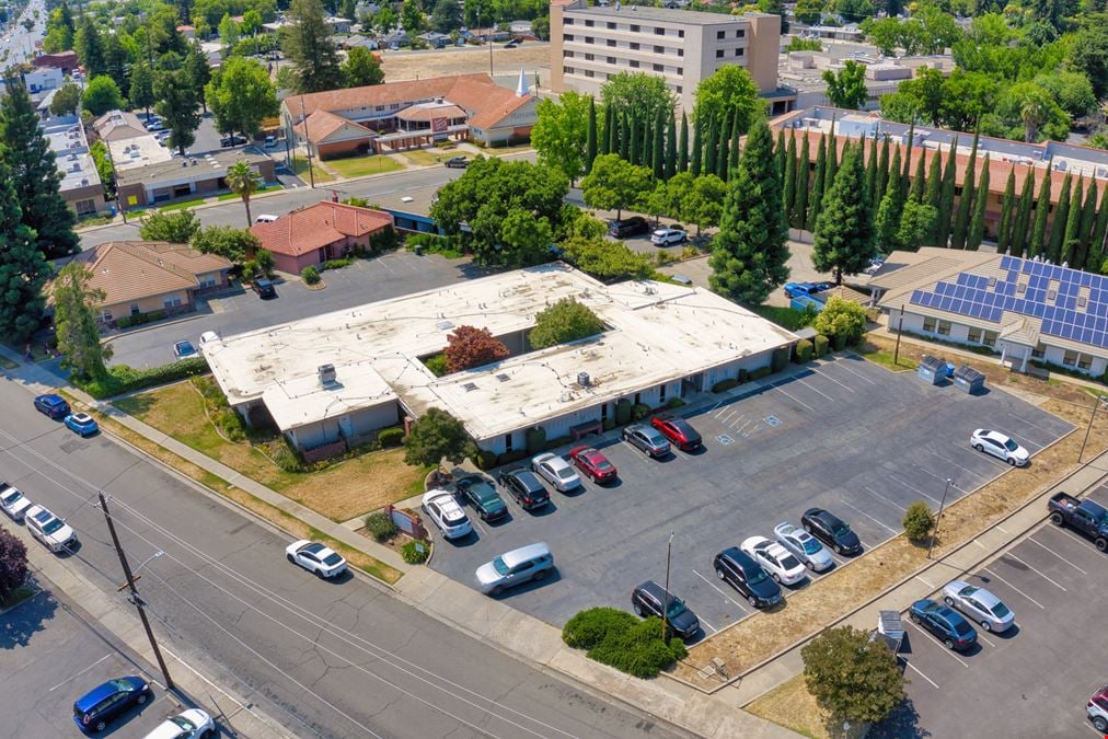 Alturas Building