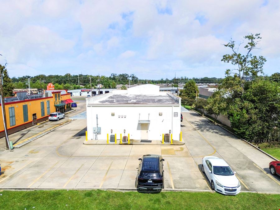 Standalone Office / Retail with Drive-Thru along Airline Highway