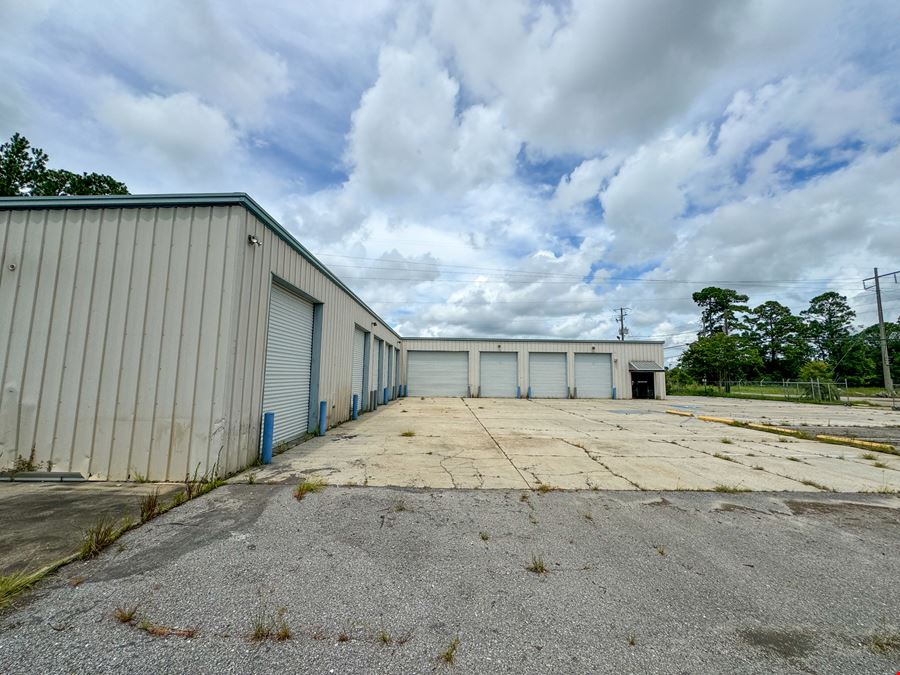 Prime Warehouse with Yard Near I-10