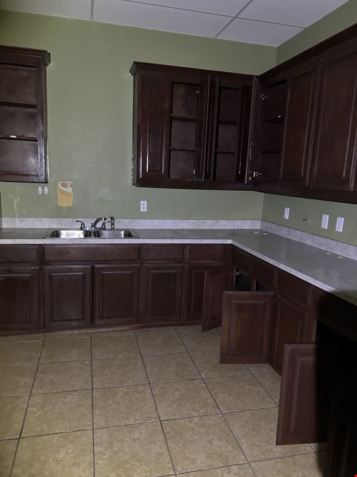 Prime Office Space for Lease in Palmhurst, TX