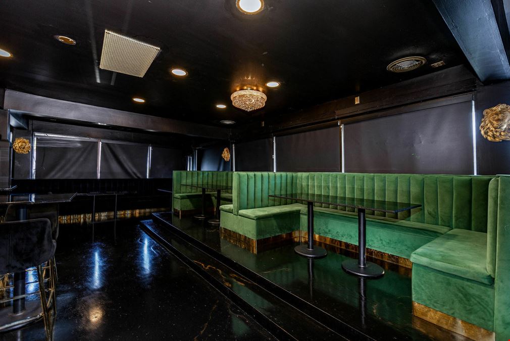 Restaurant/Bar in Cincinnati, OH - For Sale