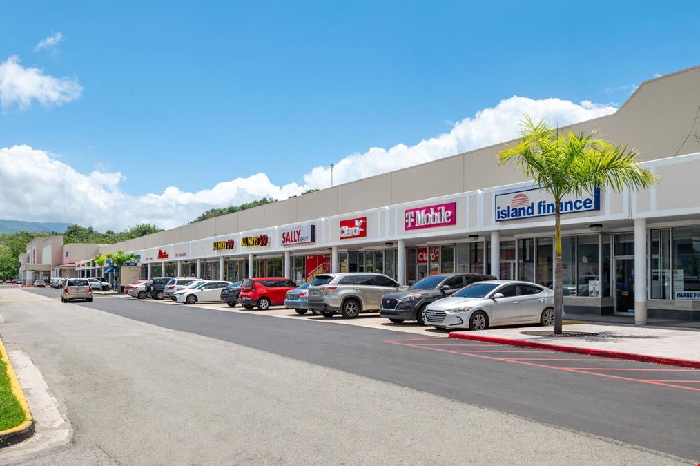 Juncos Plaza