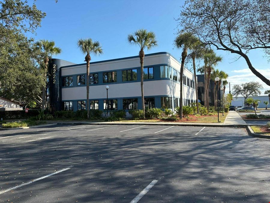 5,400 SF Office Suite in Landmark Office Building