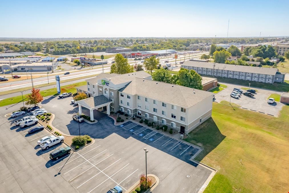 Holiday Inn Express & Suites Chickasha (OKC MSA) OK