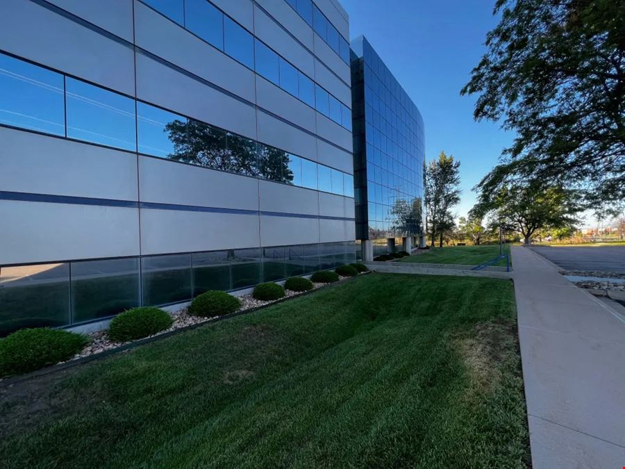 2236 SF Suite 140 Professional Office Space