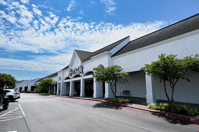 Preview of Retail space for Rent at 975 Airport Rd SW