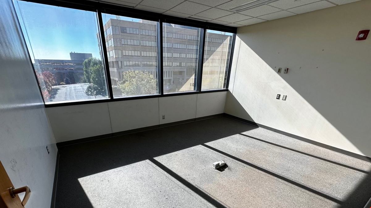7144 SF Suite 640 Professional Office Space Available in Pittsburgh, PA 15220