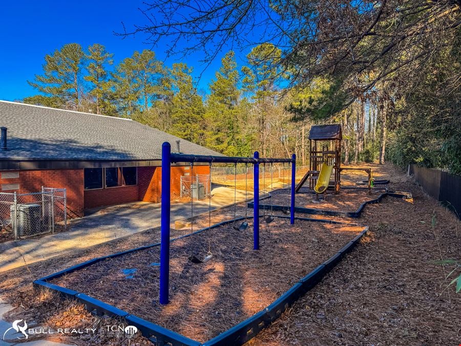 ±9,014 SF Daycare Building Opportunity