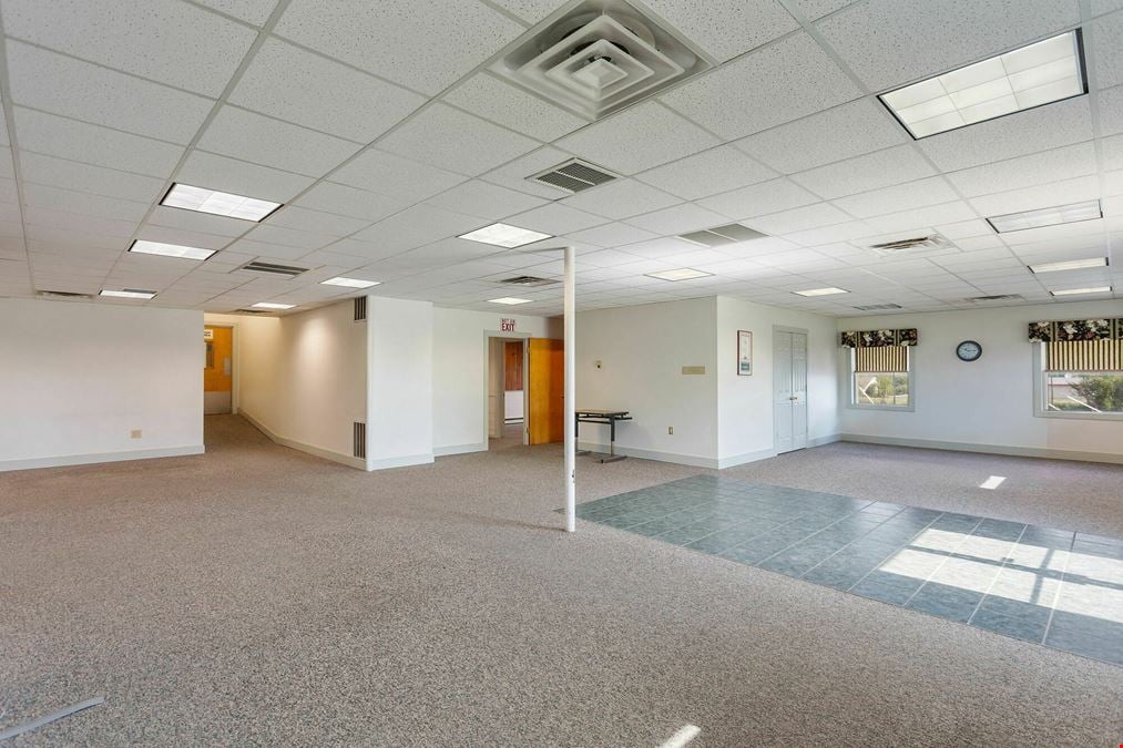 FOR LEASE – ±16,594 SF Industrial Flex Space | High-Visibility Rt. 42 Location