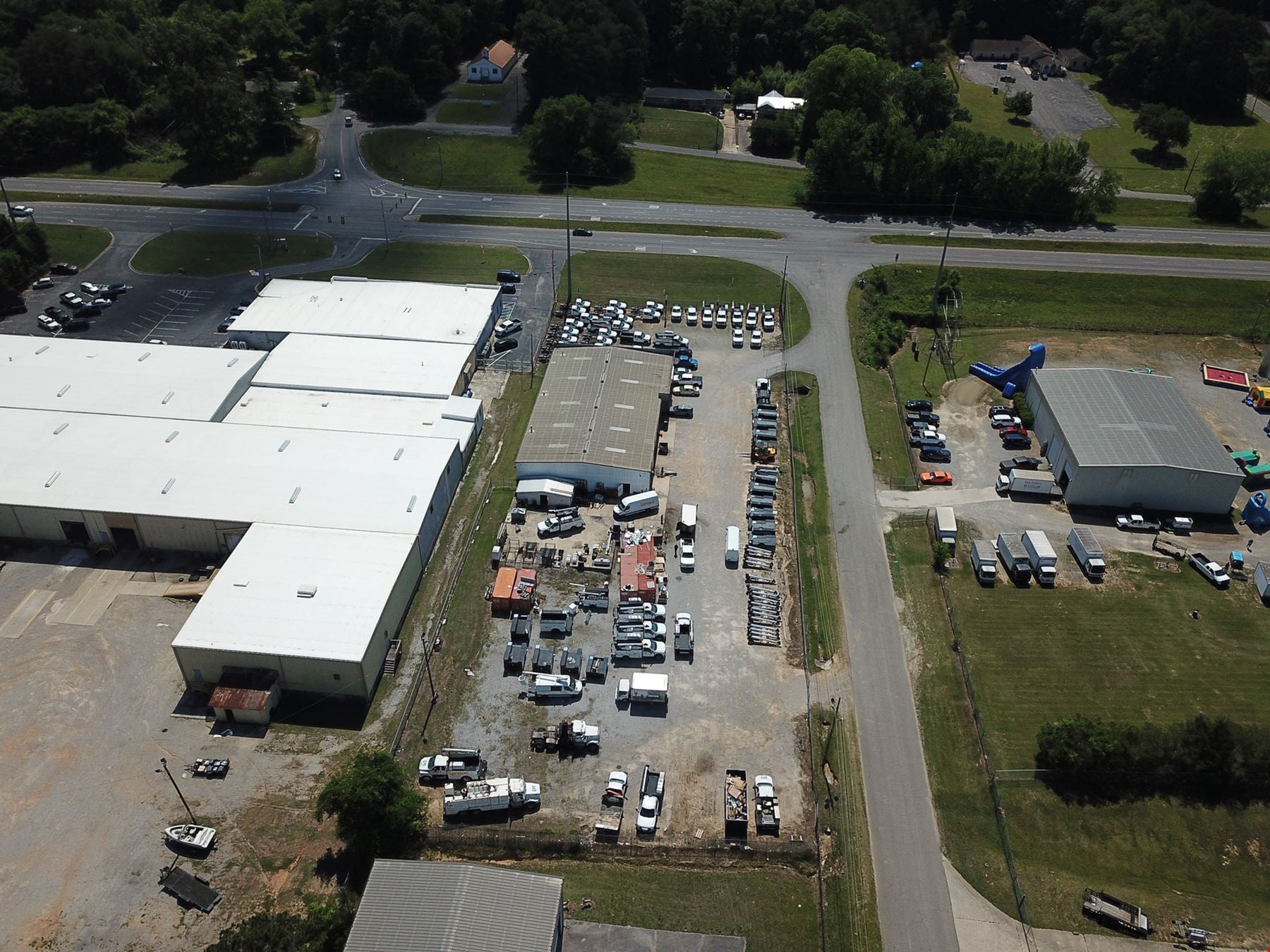 Freestanding Truck/Equipment Facility With Yard