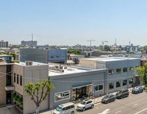 2216 S Barrington Ave