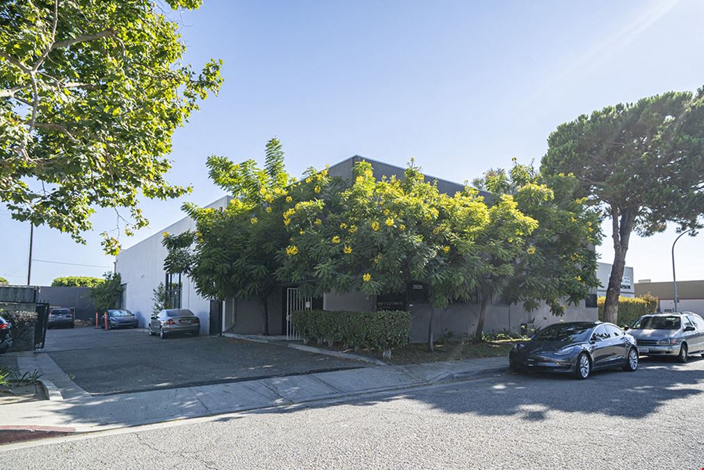 2000-2020 Hawkins Circle