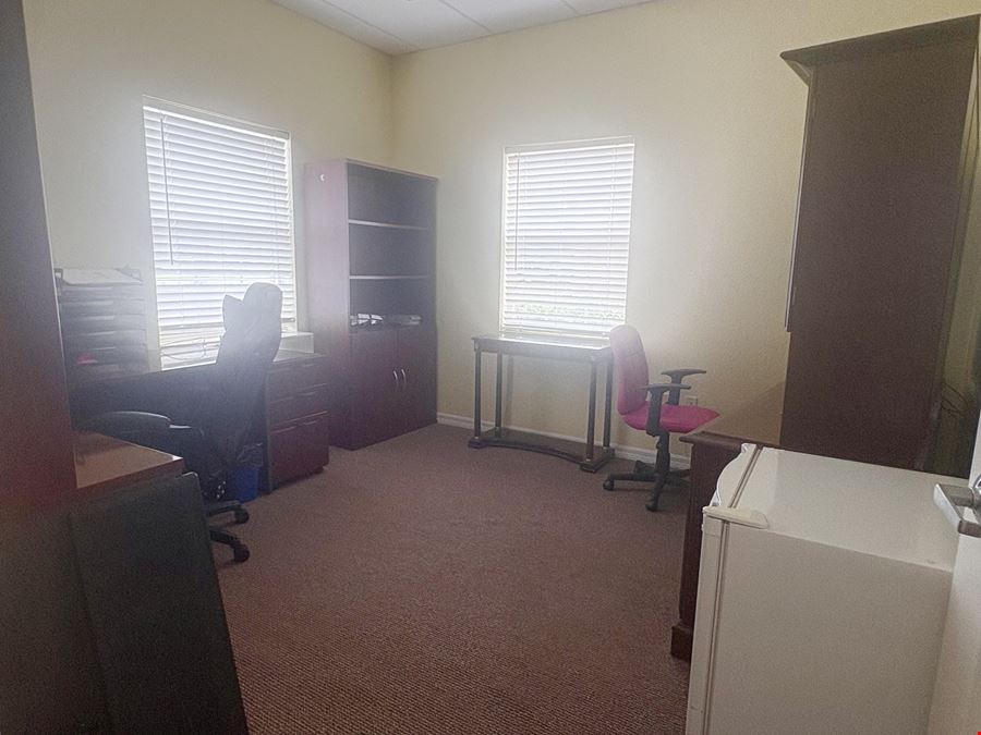 1,450 sf professional office for lease in Venice