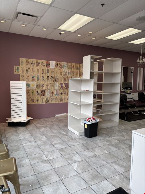 High Profile -  Fully Equipped Salon Space