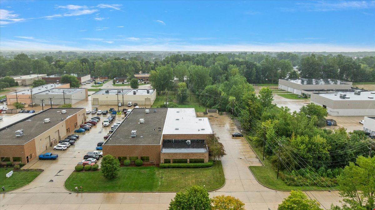 14000 Simone Dr, Charter Township Of Shelby, MI 48315