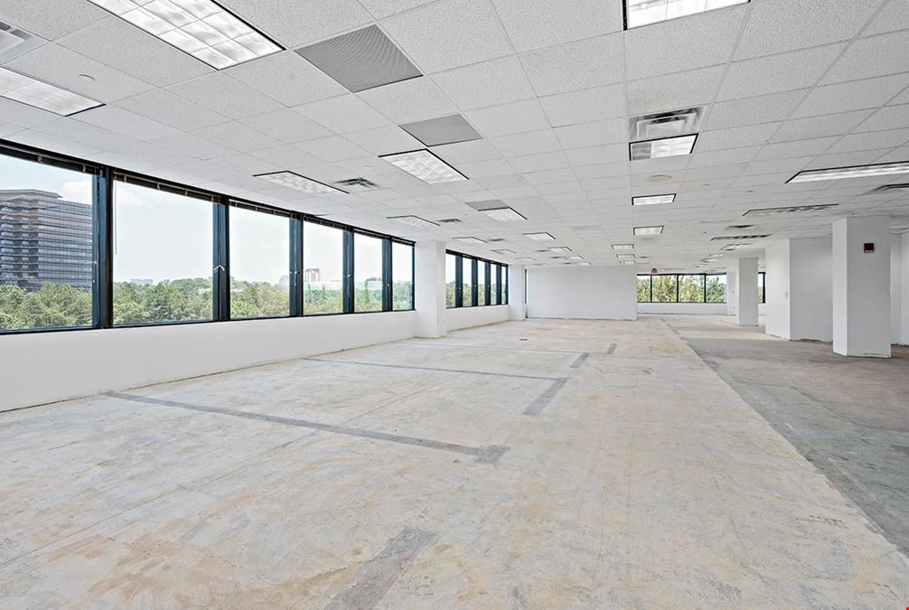 64 Perimeter Center East (R070a)