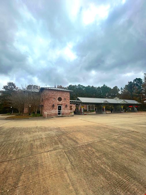 2027 Strawberry Hill Drive