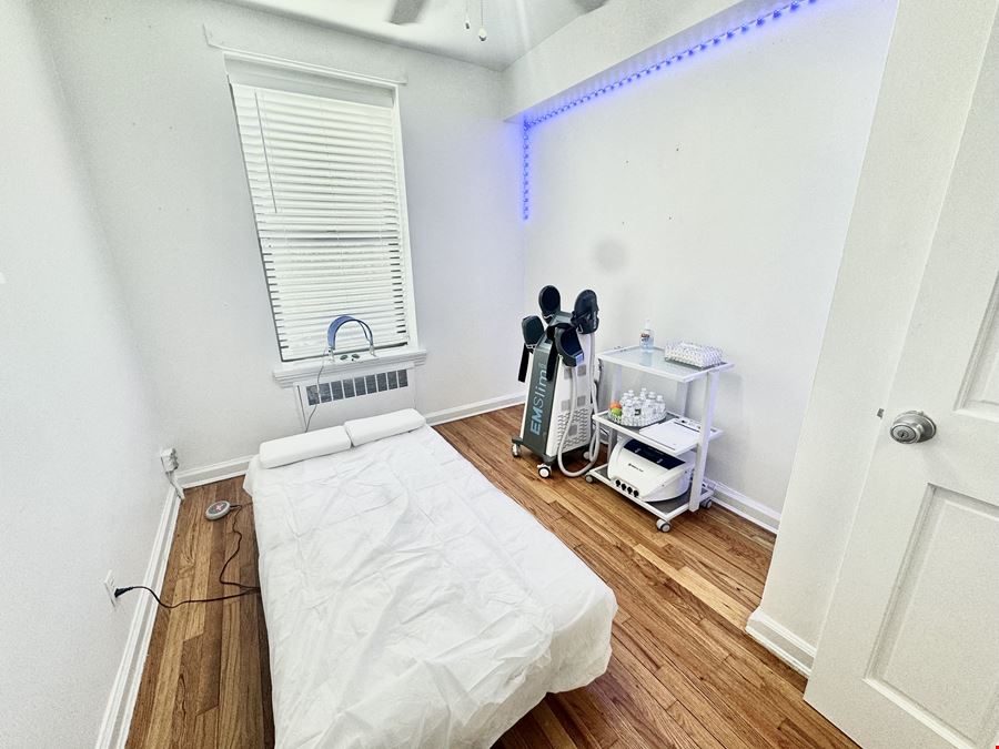 Office space for lease in Astoria - Ground floor 25-19 30th Drive