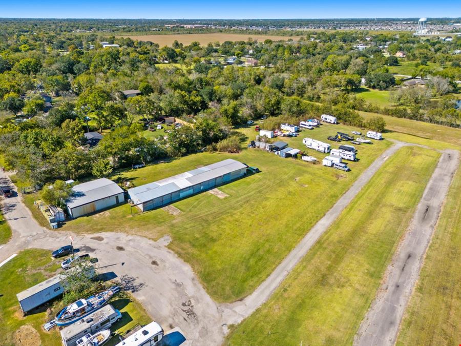 7911 James St. - Pearland Air Park