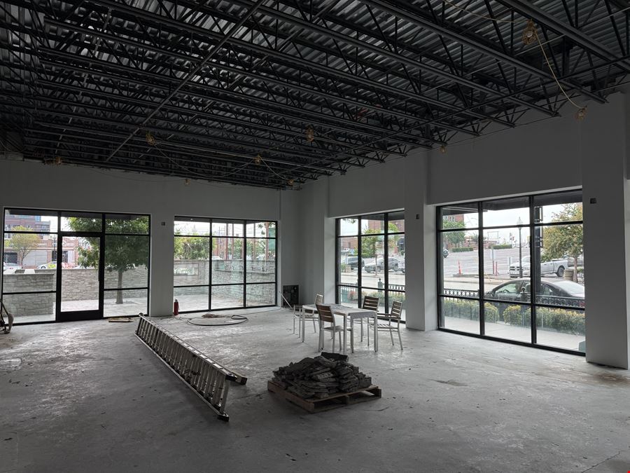 201 E 2nd St - Mixed Use