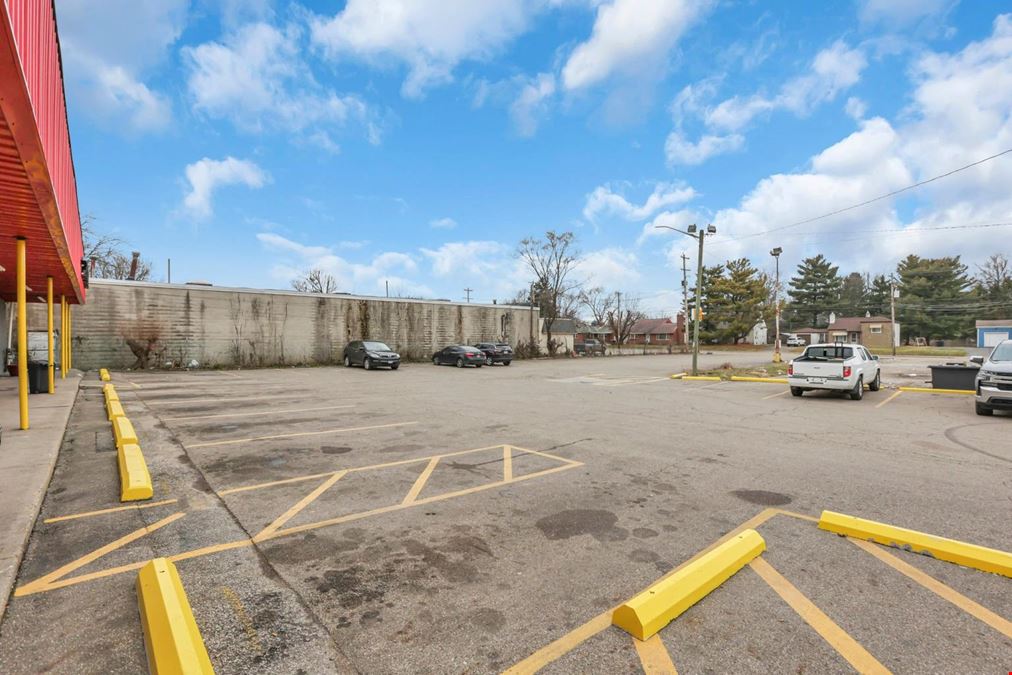 Southside Columbus laundromat, retail space, and drive-thru 1501-1511 Frebis Avenue