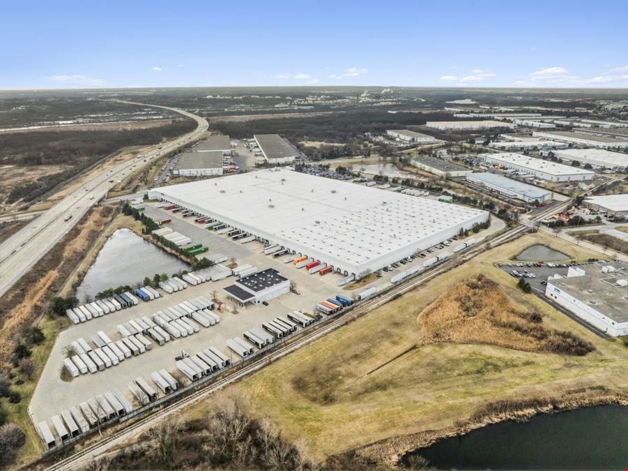 2100 Internationale Parkway