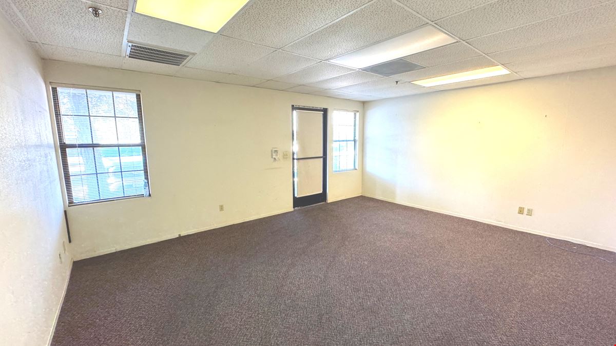 6235 N. Fresno St
