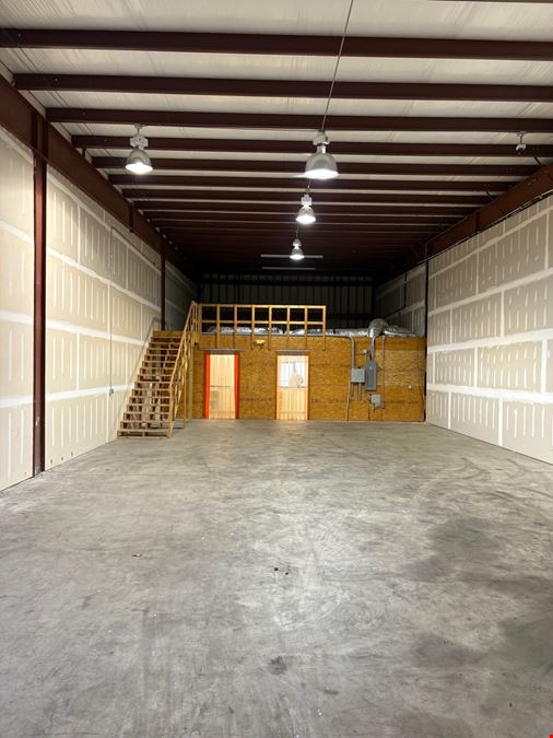2,850 SF Office/Warehouse Space
