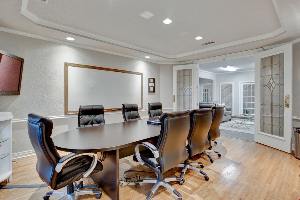 1721-1725 E Southlake Blvd