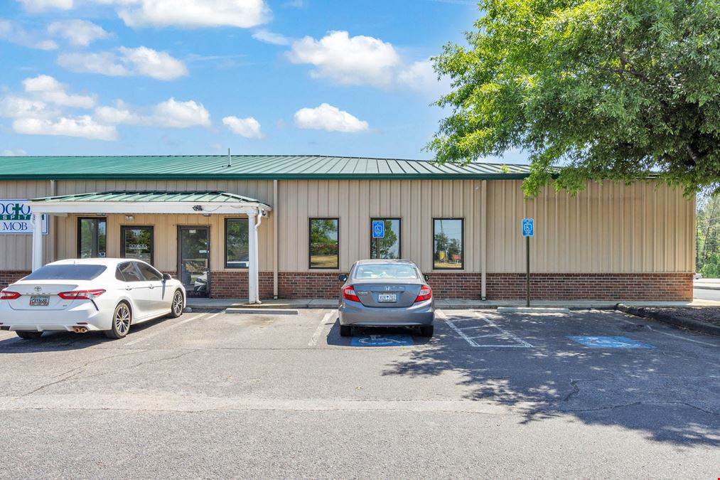 ±2,624 SF Medical/Retail Space