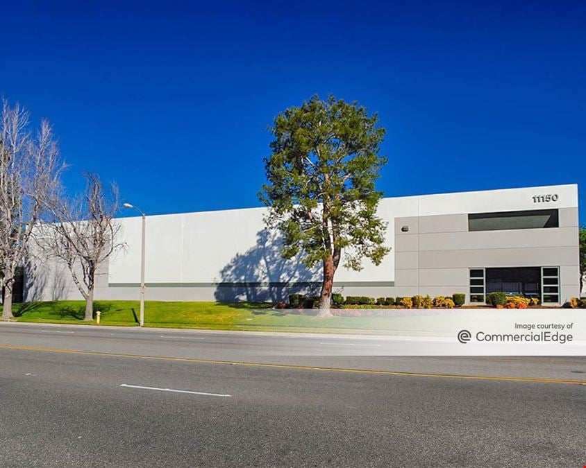Arrow Commerce Center