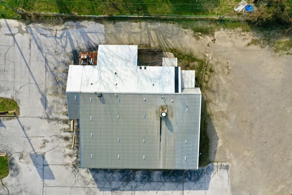 3,960 SF Restaurant Building + Lot For Sale in Mt. Vernon