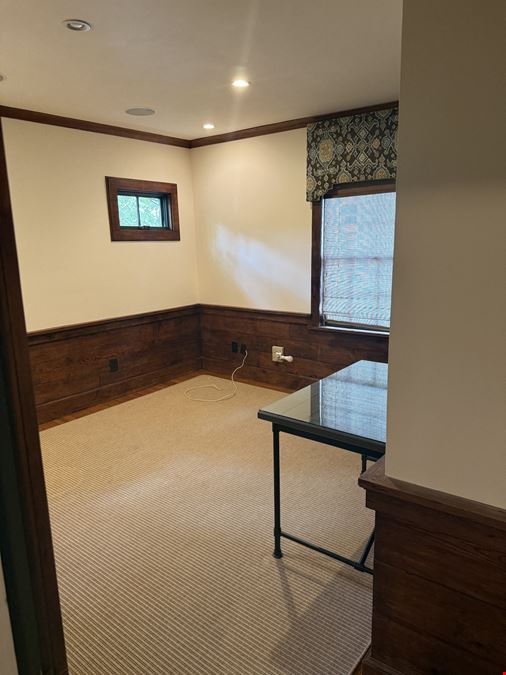 1991 Rockledge Rd NE