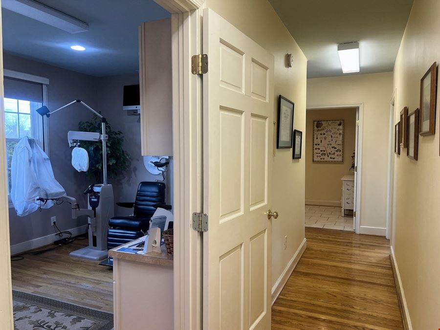 Freestanding Salem Office