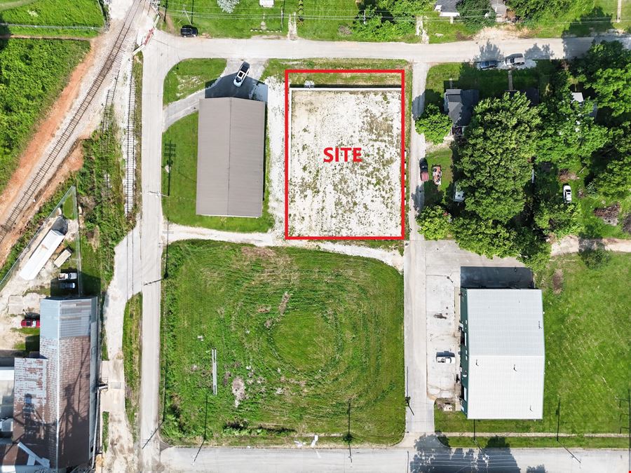 FOR SALE: 0.36 acres near Chestnut Expressway