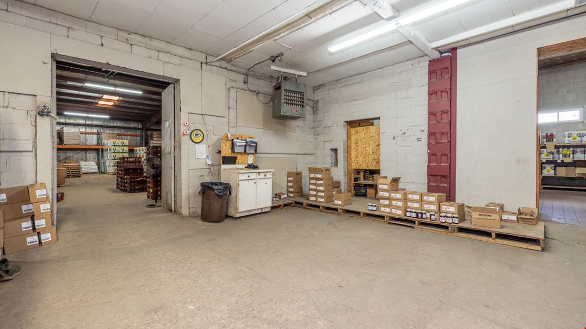 101 W F St