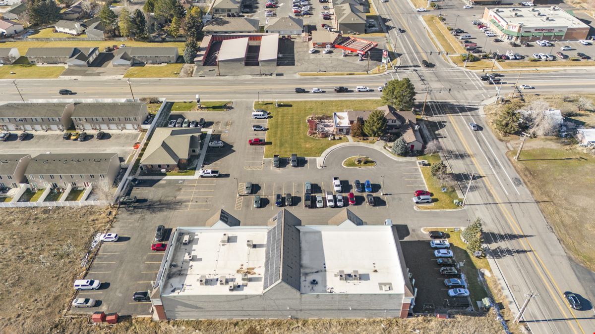 3520/3544 E 17th St, Idaho Falls, ID-22,967 SFT MULTI-TENANT BUILDING & 4,000 SFT TWO-STORY RESTAURANT
